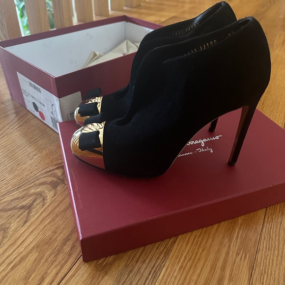 Salvatore Ferragamo Shoes - Salvatore Ferragamo Heeled Booties